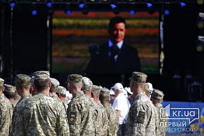 Володимир Зеленський привітав українців із 30-ю річницею Незалежності України