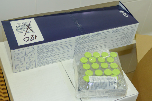 Криворожан начали прививать вакциной Pfizer, доставлено более 300 доз