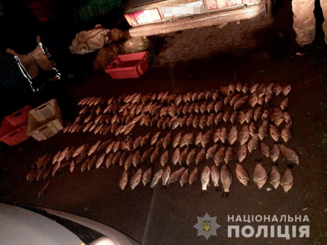 Лодку и три ящика рыбы нашли в машине браконьера в Кривом Роге