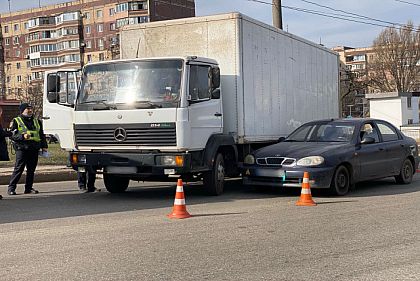 Разошлись по европротоколу: в Кривом Роге в ДТП попали грузовик и легковушка