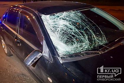 Легковушка сбила криворожанина, переходившего дорогу