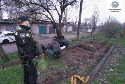 Патрульные задержали криворожан, которые воровали металл на железной дороге