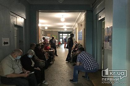 За сутки госпитализированы 14 криворожан с пневмонией, COVID-19 подтвердили у 15