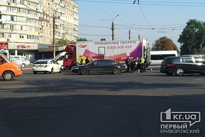 В Кривом Роге автомобиль центра «Виза» попал в аварию