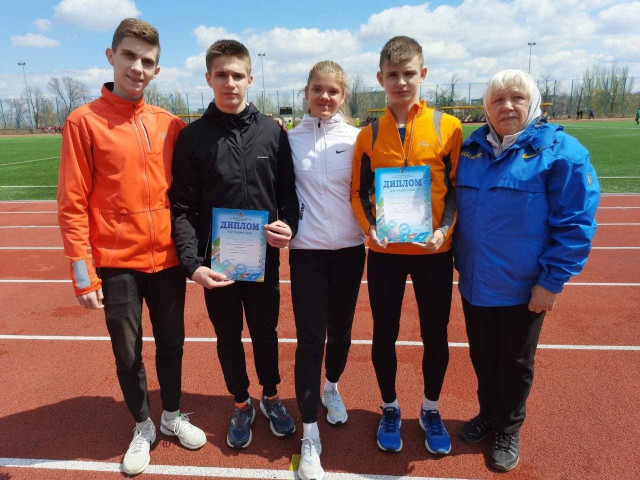 Криворожане стали призерами областного чемпионата по легкой атлетике