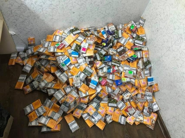 35 литров безакцизного алкоголя и 700 пачек сигарет изъяли криворожские полицейские