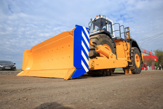 Метинвест продолжает обновление парка горной техники на Центральном ГОКе