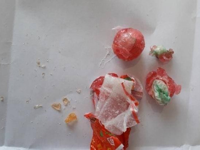 Сладкий наркотик: в тюрьму пытались передать метадон, спрятанный в конфеты