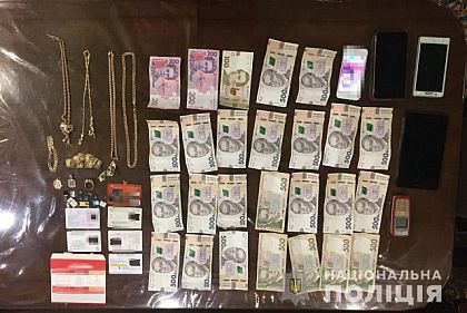 Полиция разоблачила криворожан, которые делали закладки с наркотиками