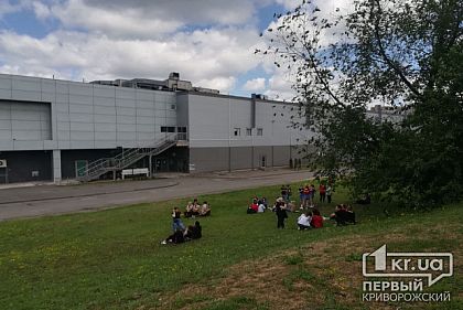 Полицейские задержали криворожанина, «заминировавшего» ТРЦ Полицейские задержали криворожанина, «заминировавшего» ТРЦ
