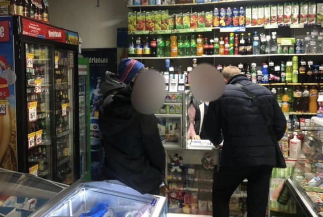 За продажу алкоголя несовершеннолетним оштрафовали продавцов