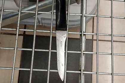 Криворожанина, который бегал по магазину с ножом, задержали копы