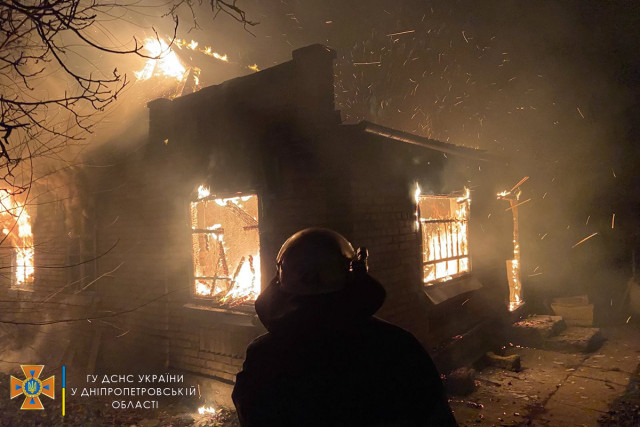 В Криворожском районе загорелся частный дом