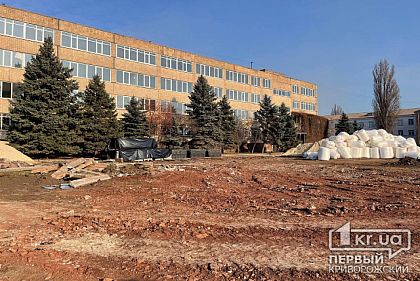 В криворожской гимназии, которую закончил президент Зеленский, начали капремонт