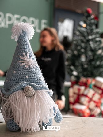 В'язана іграшка на благодійній “Крафтовій здибанці” у Кривому Розі