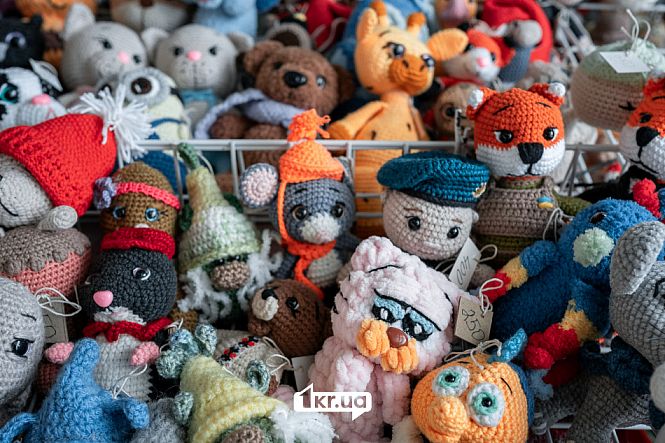 Крафтові вироби на благодійній “Крафтовій здибанці” у Кривому Розі