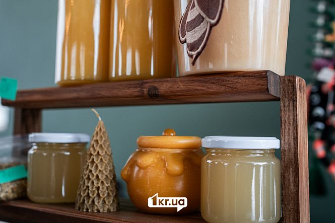 Крафтові вироби на благодійній “Крафтовій здибанці” у Кривому Розі