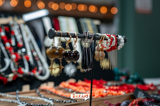 Крафтові вироби на благодійній “Крафтовій здибанці” у Кривому Розі