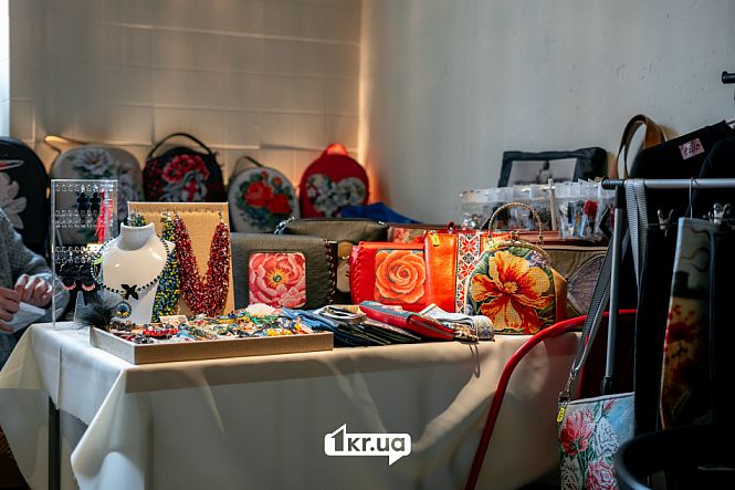 Крафтові вироби на благодійній “Крафтовій здибанці” у Кривому Розі