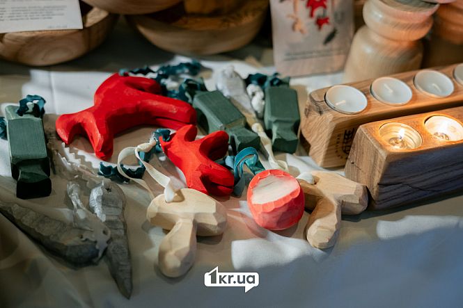 Крафтові вироби на благодійній “Крафтовій здибанці” у Кривому Розі