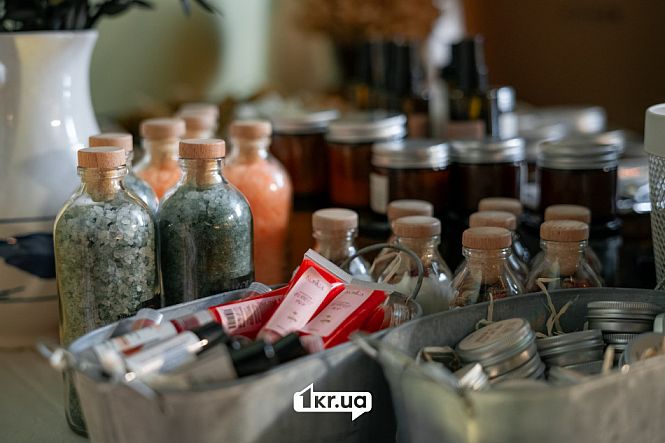 Крафтові вироби на благодійній “Крафтовій здибанці” у Кривому Розі