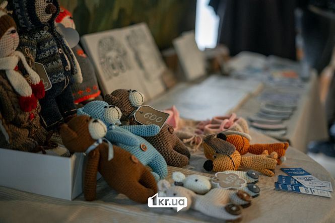 Крафтові вироби на благодійній “Крафтовій здибанці” у Кривому Розі