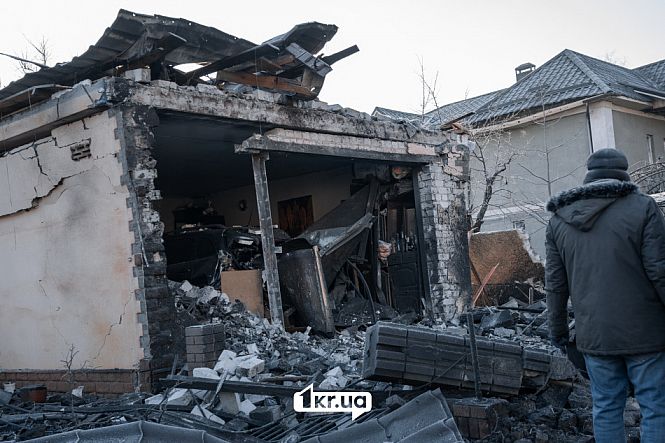 Наслідки ракетного удару по житловому будинку в Кривому Розі