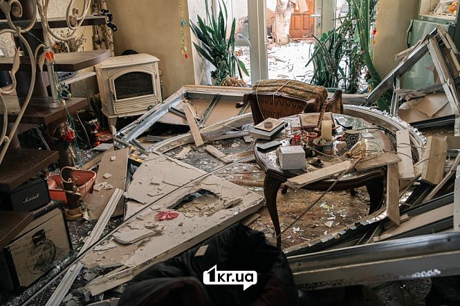 Наслідки ракетного удару по житловому будинку в Кривому Розі