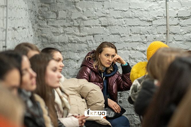 учасники нетворкінгу слухають