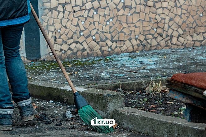 прибирання розбитого вікна