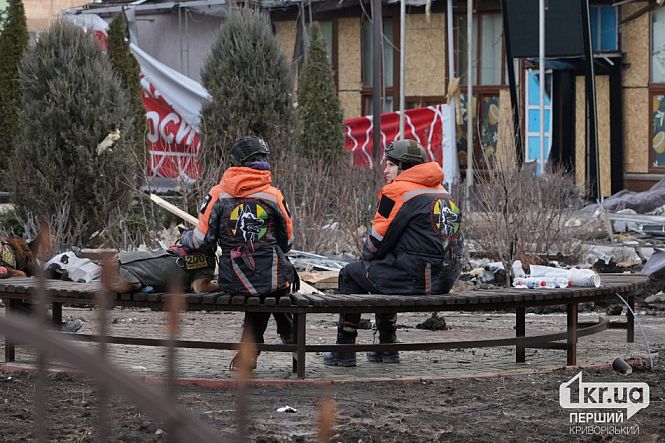 рятувальник з собаками пошук людей