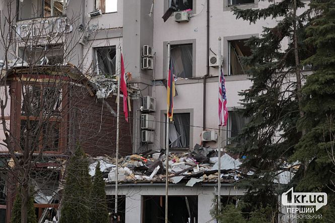 поневічені будівлі від ракетного удару