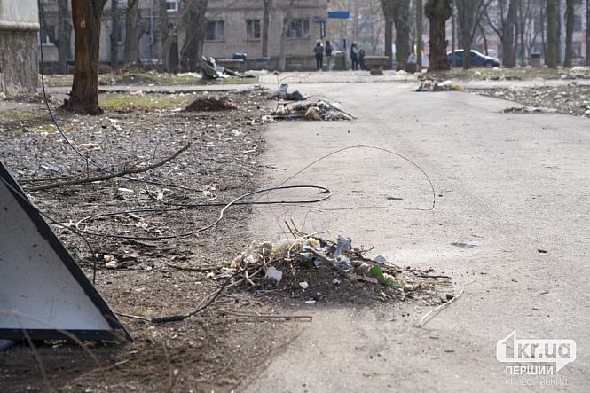 сміття скло руйнування від удару рф