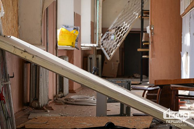 руйнування від балістичного удару в радіошколі