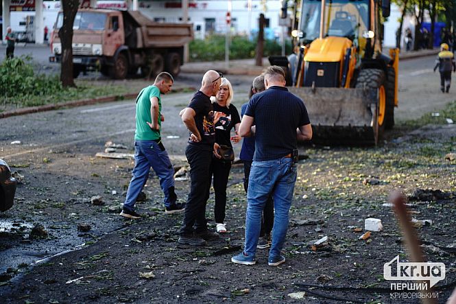 жители поврежденных домов на месте удара рф