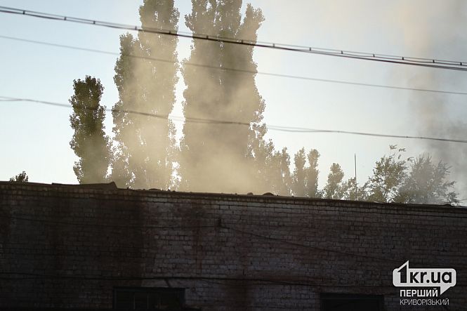 дым от тушения пожара от удара рф