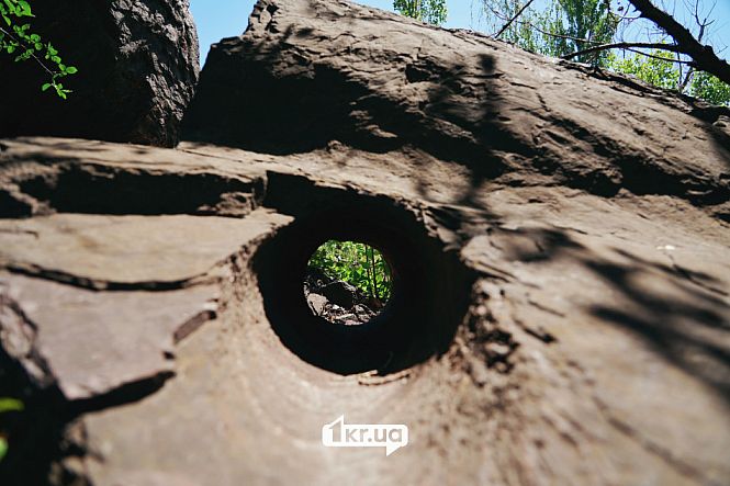 Буровое отверстие камень