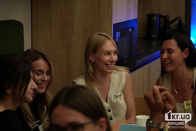 участники-бизнесмены на первом бизнес-движе