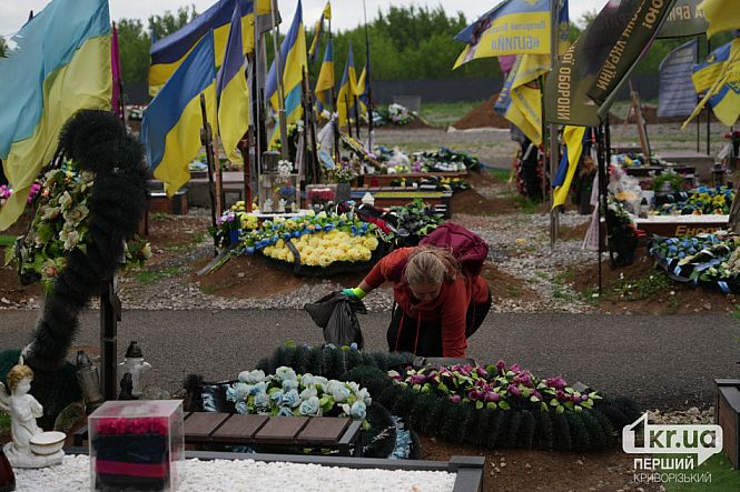 уборка на секторе почетных захоронений