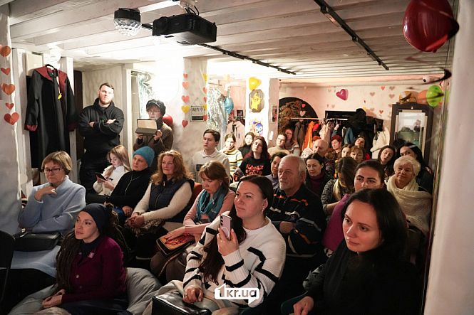 зрители зал «домашние чтения» презентация книг