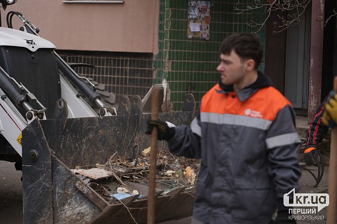 коммунальщики на месте удара