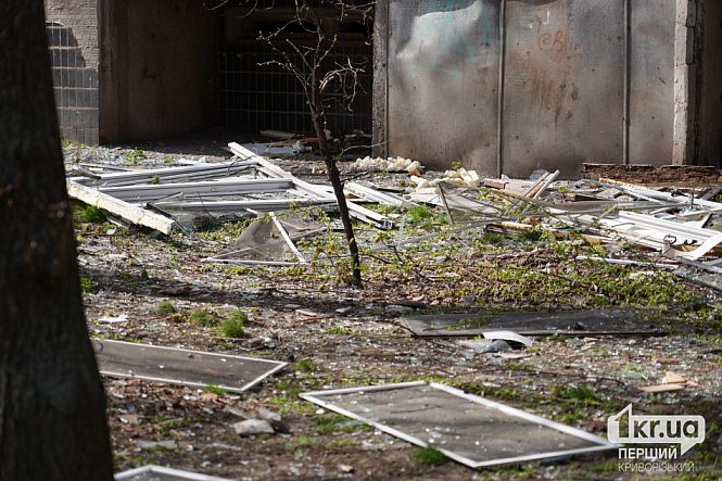 осколки стекла от ударной волны