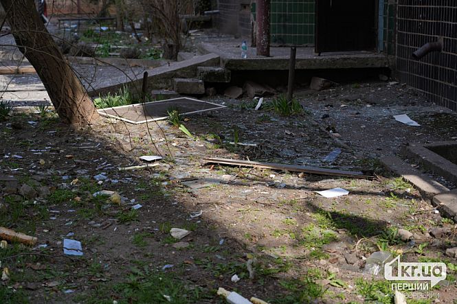 мусор и обломки от ударной волны