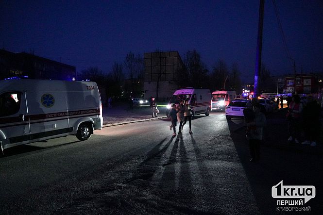 спеціальні служби працюють на місці балістичного удару ракетна атака рф