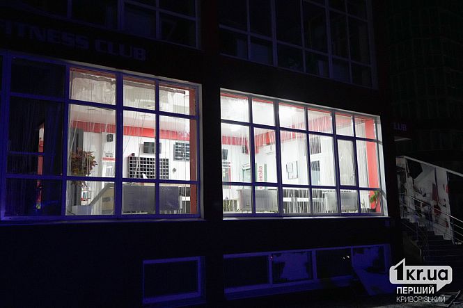 вибиті вікна у будівлі ветеренарної клініки балістичний удар