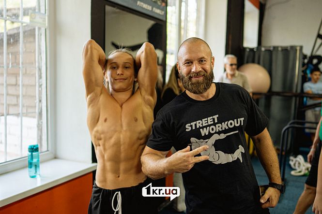 Игорь Бабков тренер по воркауту и его ученик