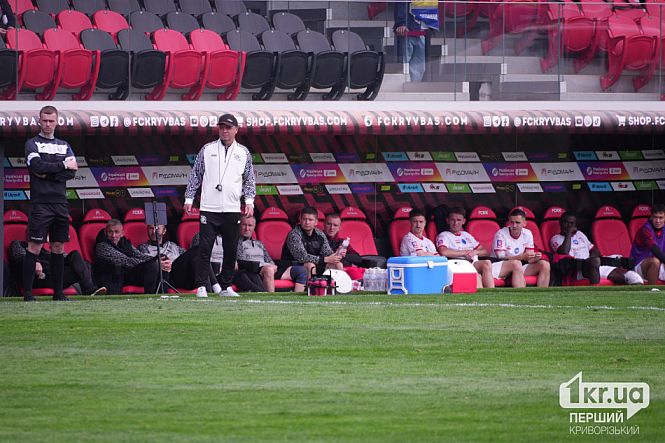 тренерский состав и запасные игроки