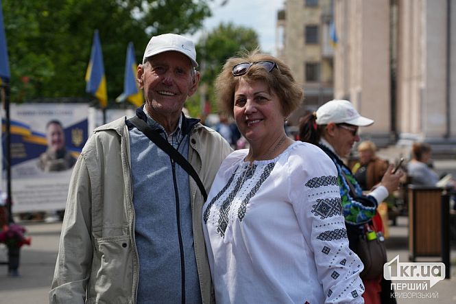 криворожане в вышиванках день вышиванки