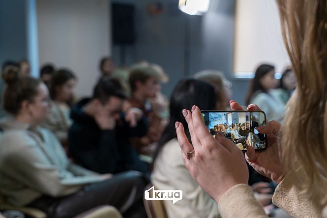 журналістика зйомка на телефон