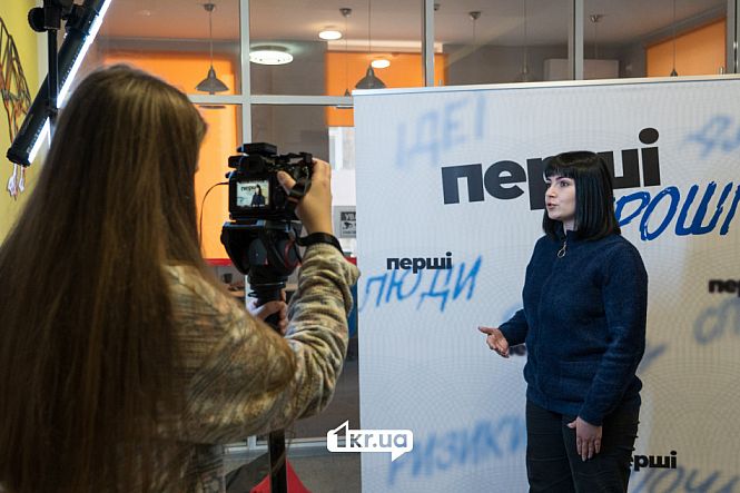 зйомка коментаря з події